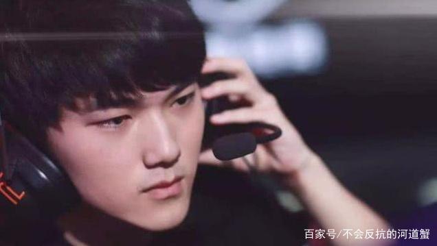 Zeus , 快点回来😭 Doran 的武器潜伏成功！秀神 Fox 击倒了 faker ，而 Dplus KIA 赢得了 T1