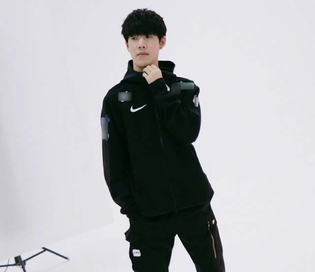 【战报】2025LPL春季赛季后赛EDG 3-0 TES，Scout发威EDG势如破竹