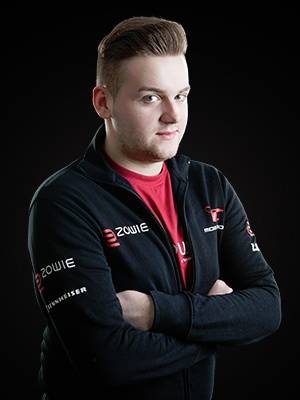 FaZe 和 Passion UA 在 StarLadder 布达佩斯 Major 2025 第二阶段的第二轮比赛中取得胜利