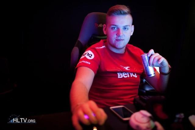 jcobbb 正式加入 FaZe